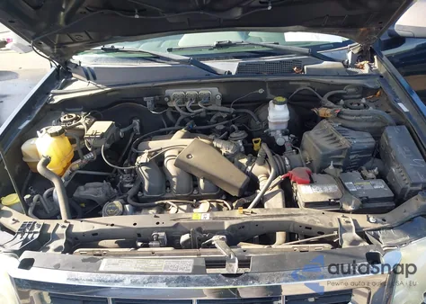 2008 Ford Escape Xlt z USA, uszkodzony, nr VIN 1FMCU03198KE63353